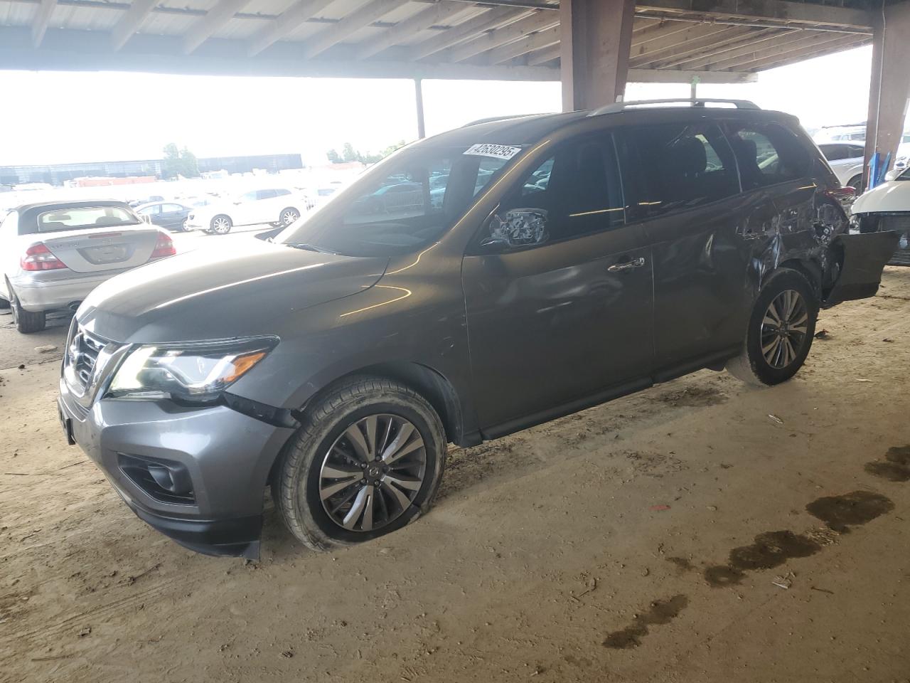 NISSAN PATHFINDER 2019