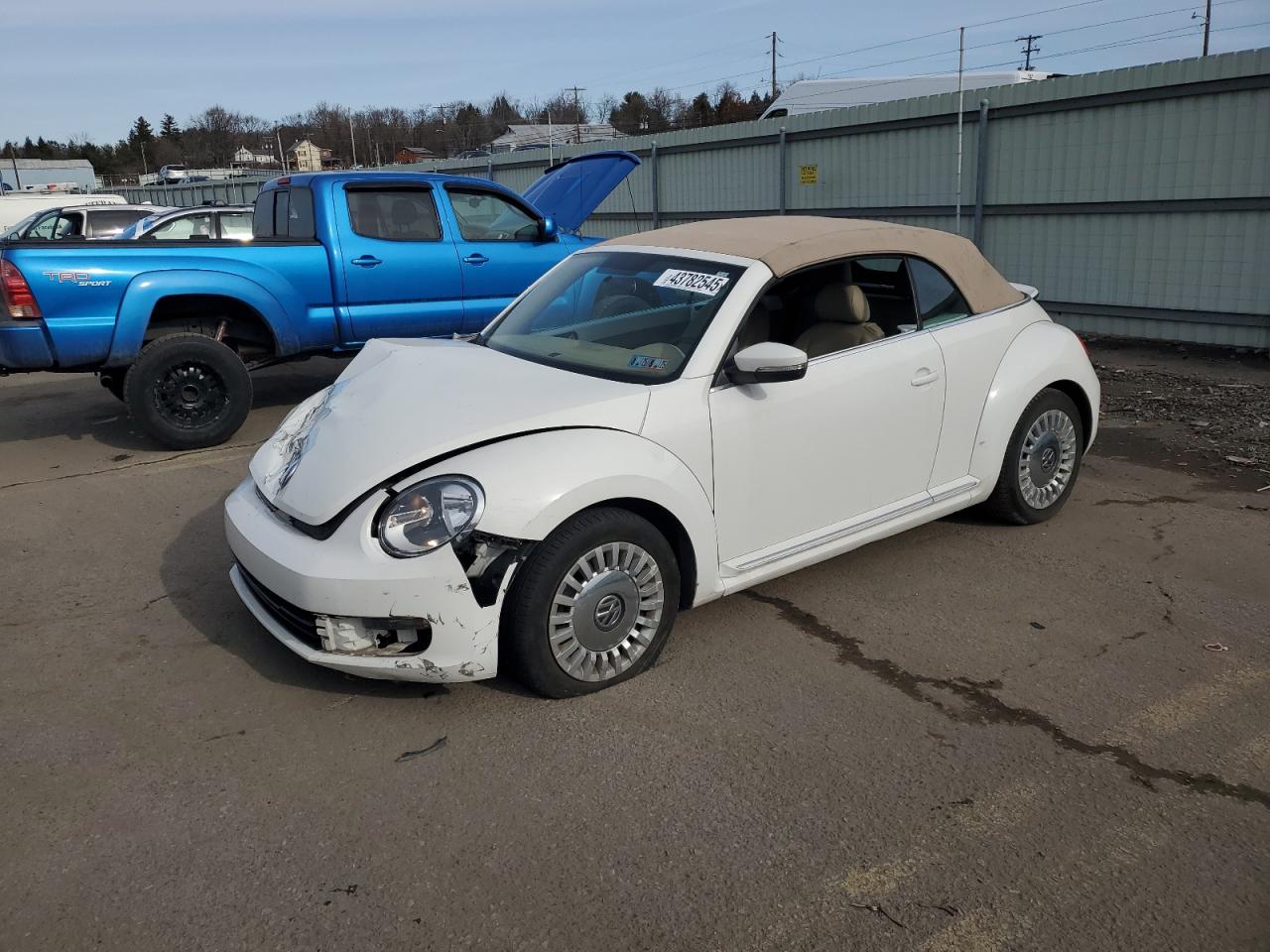 VOLKSWAGEN BEETLE 2014