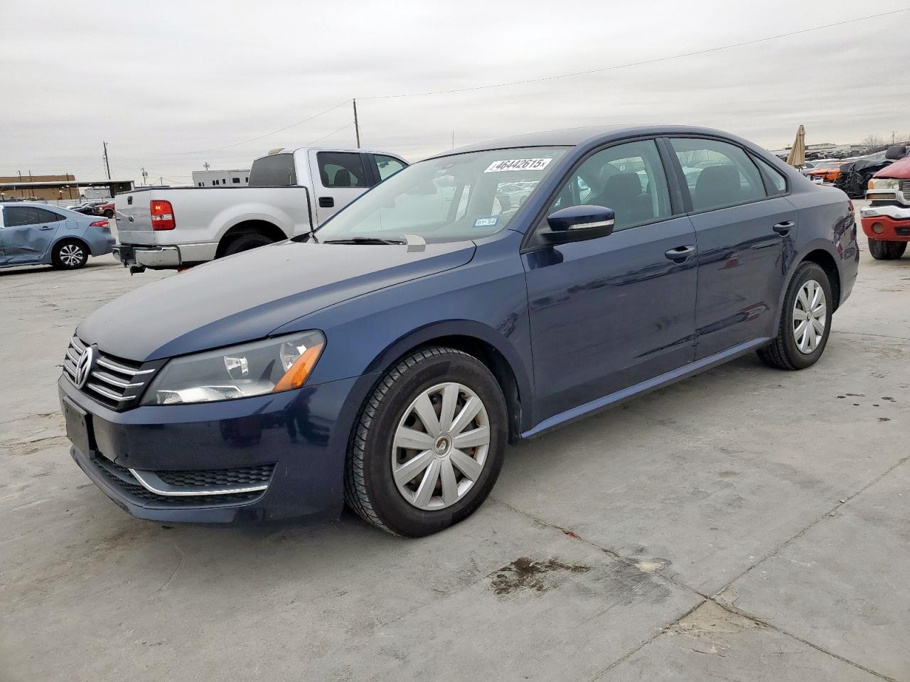 VOLKSWAGEN PASSAT S 2013