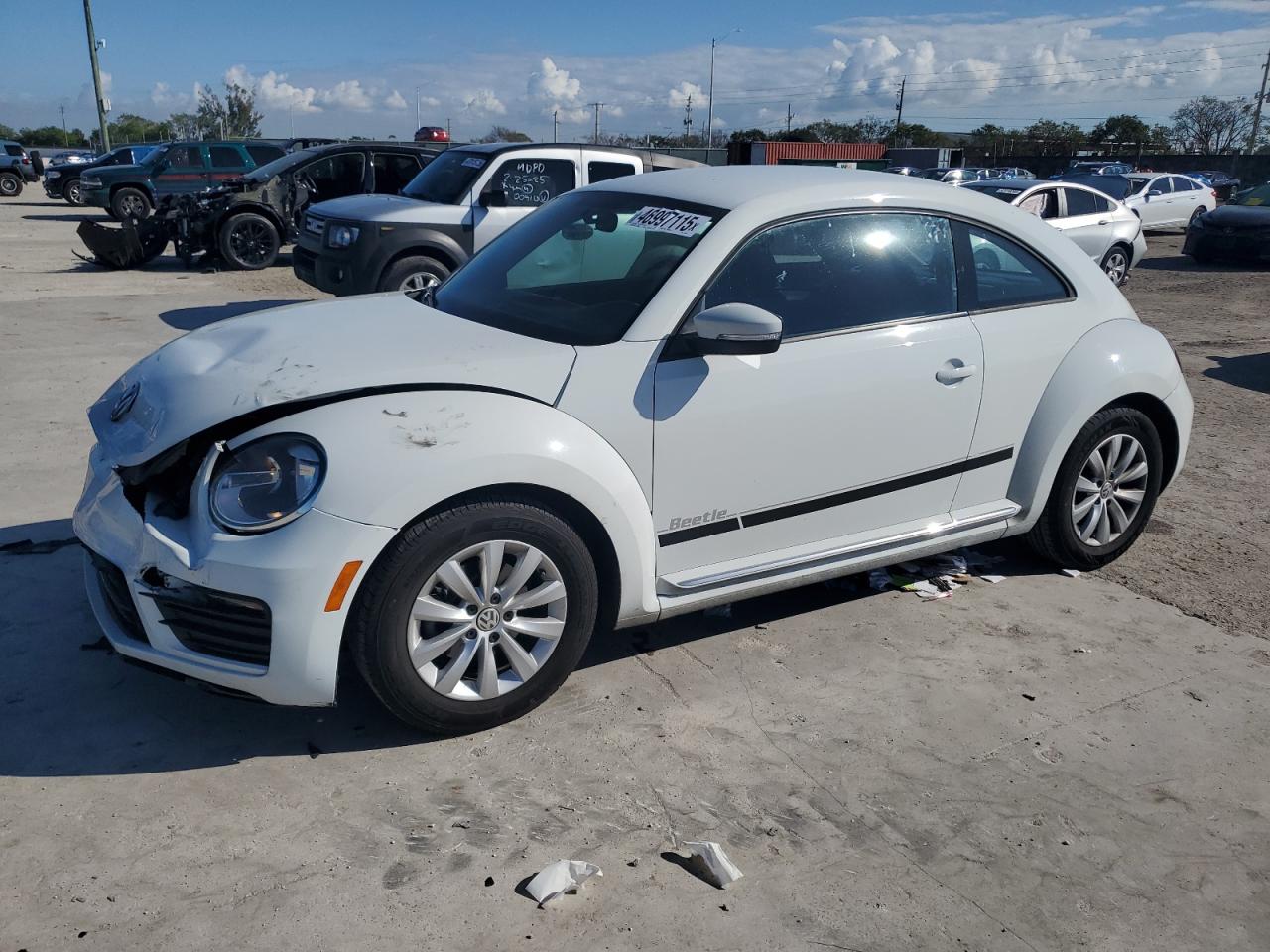 VOLKSWAGEN BEETLE S 2019