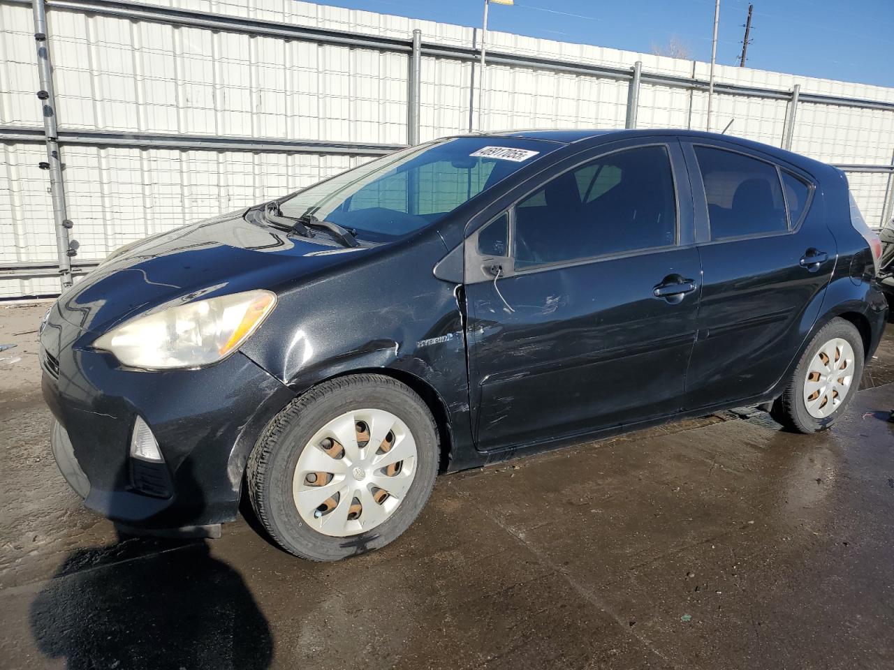 TOYOTA PRIUS C 2012