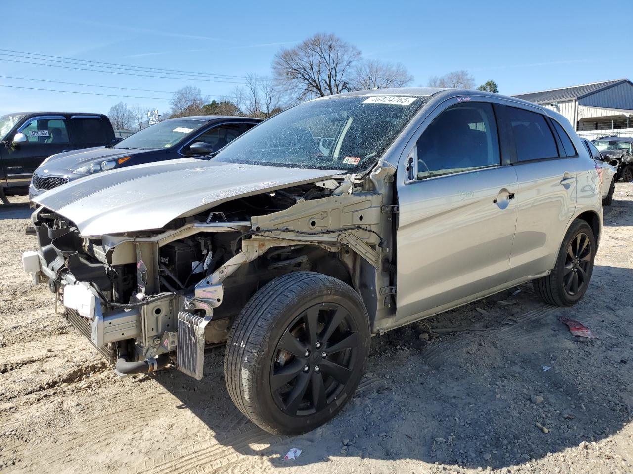 MITSUBISHI OUTLANDER 2015
