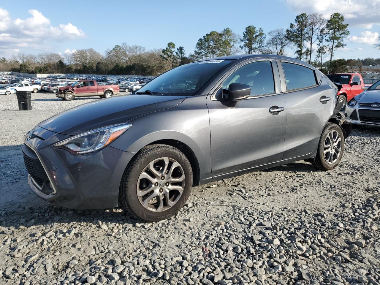 TOYOTA YARIS L 2019
