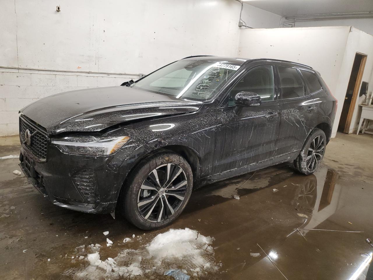 VOLVO XC60 PLUS 2023