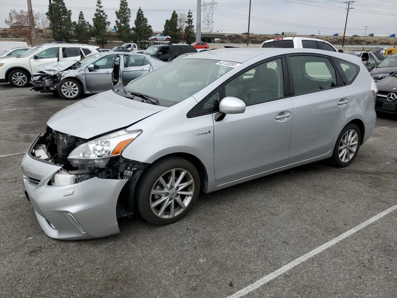 TOYOTA PRIUS V 2014
