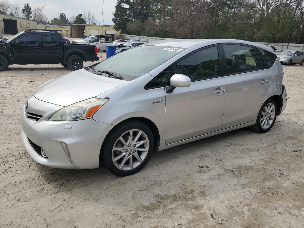 TOYOTA PRIUS V 2012