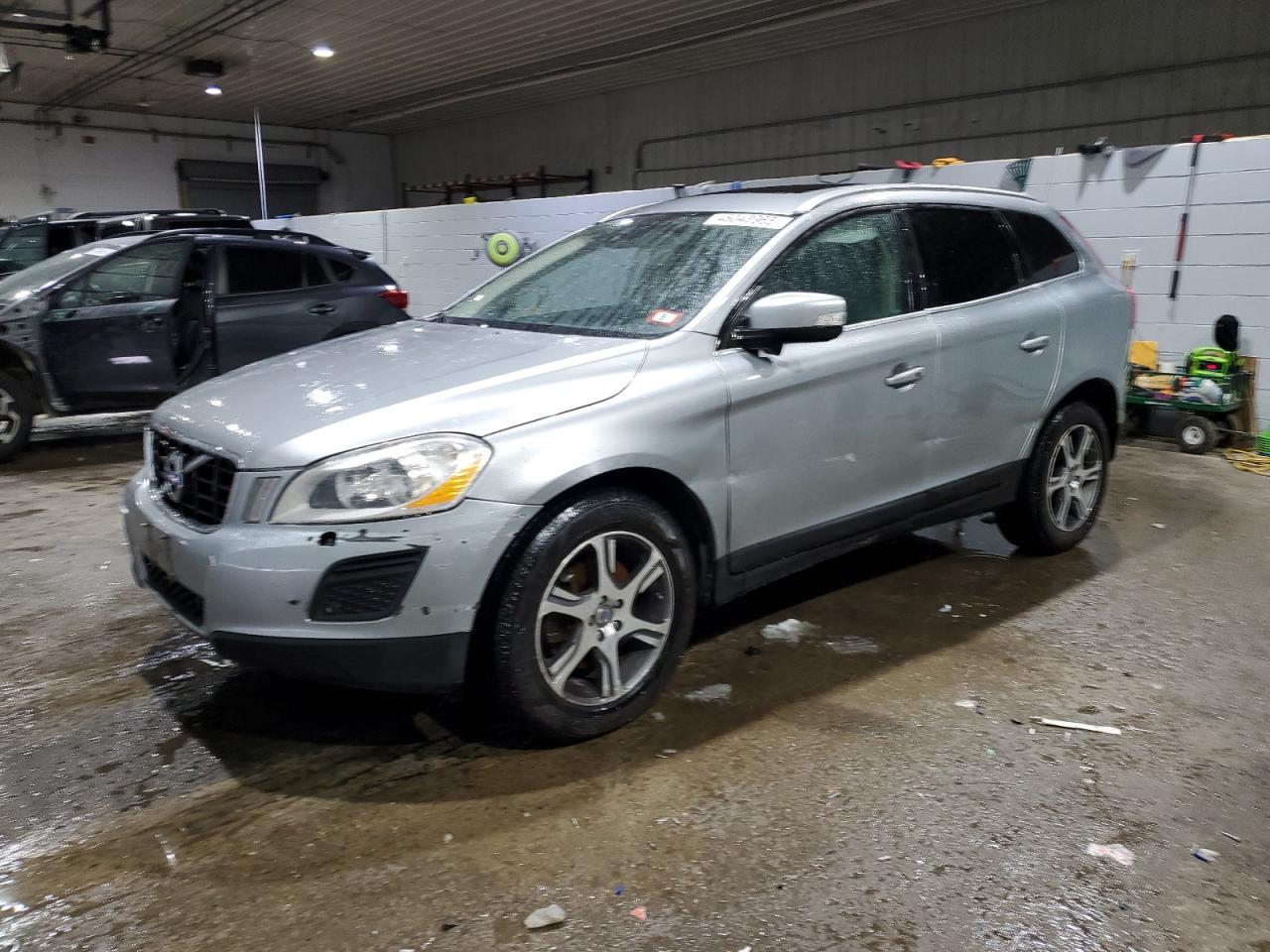 VOLVO XC60 T6 2012