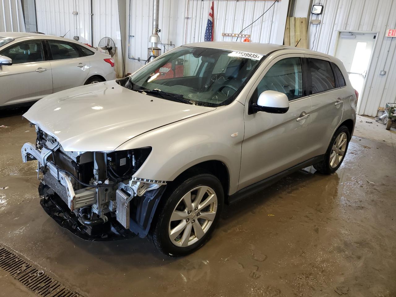 MITSUBISHI OUTLANDER 2015