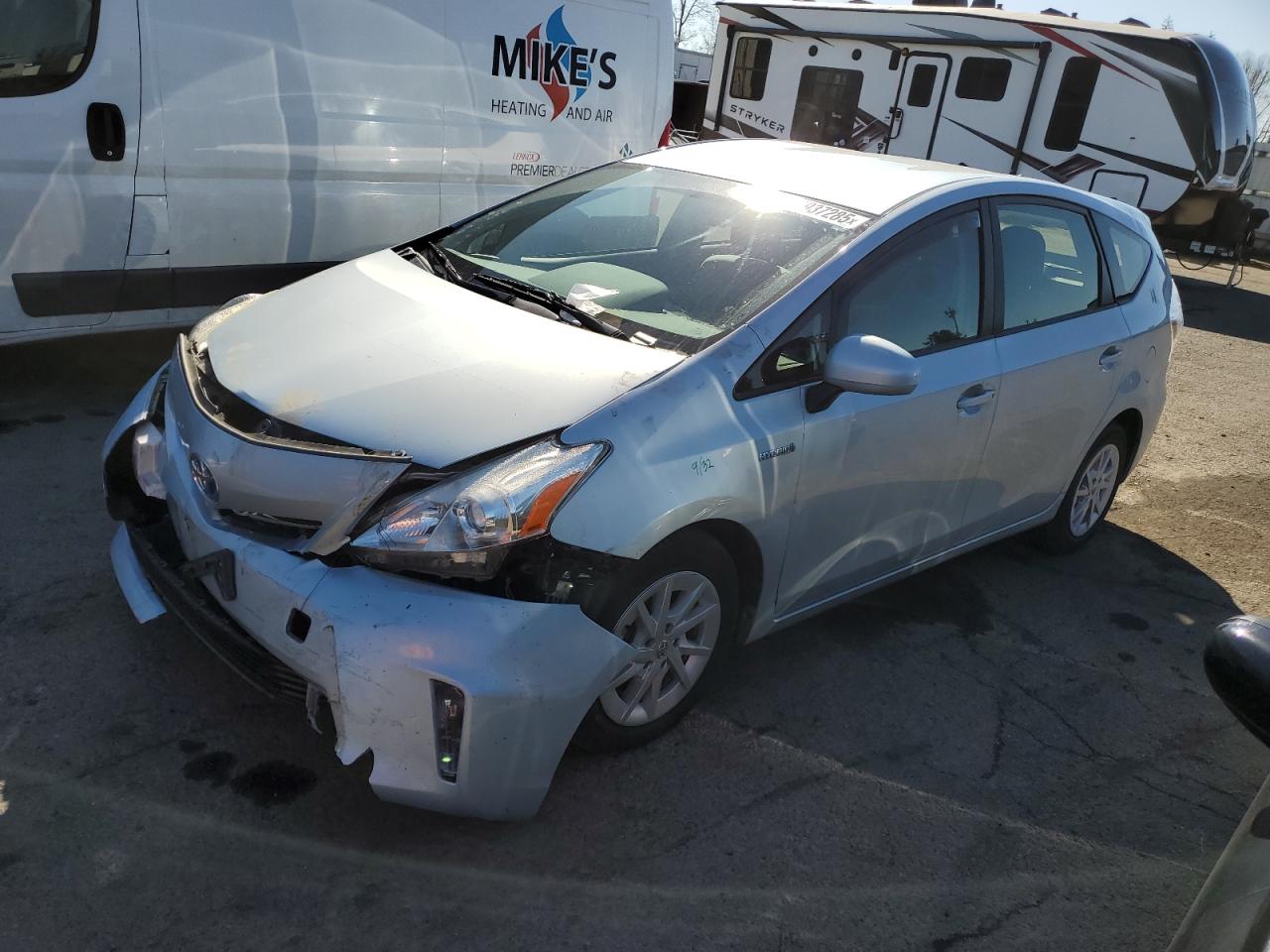 TOYOTA PRIUS V 2013