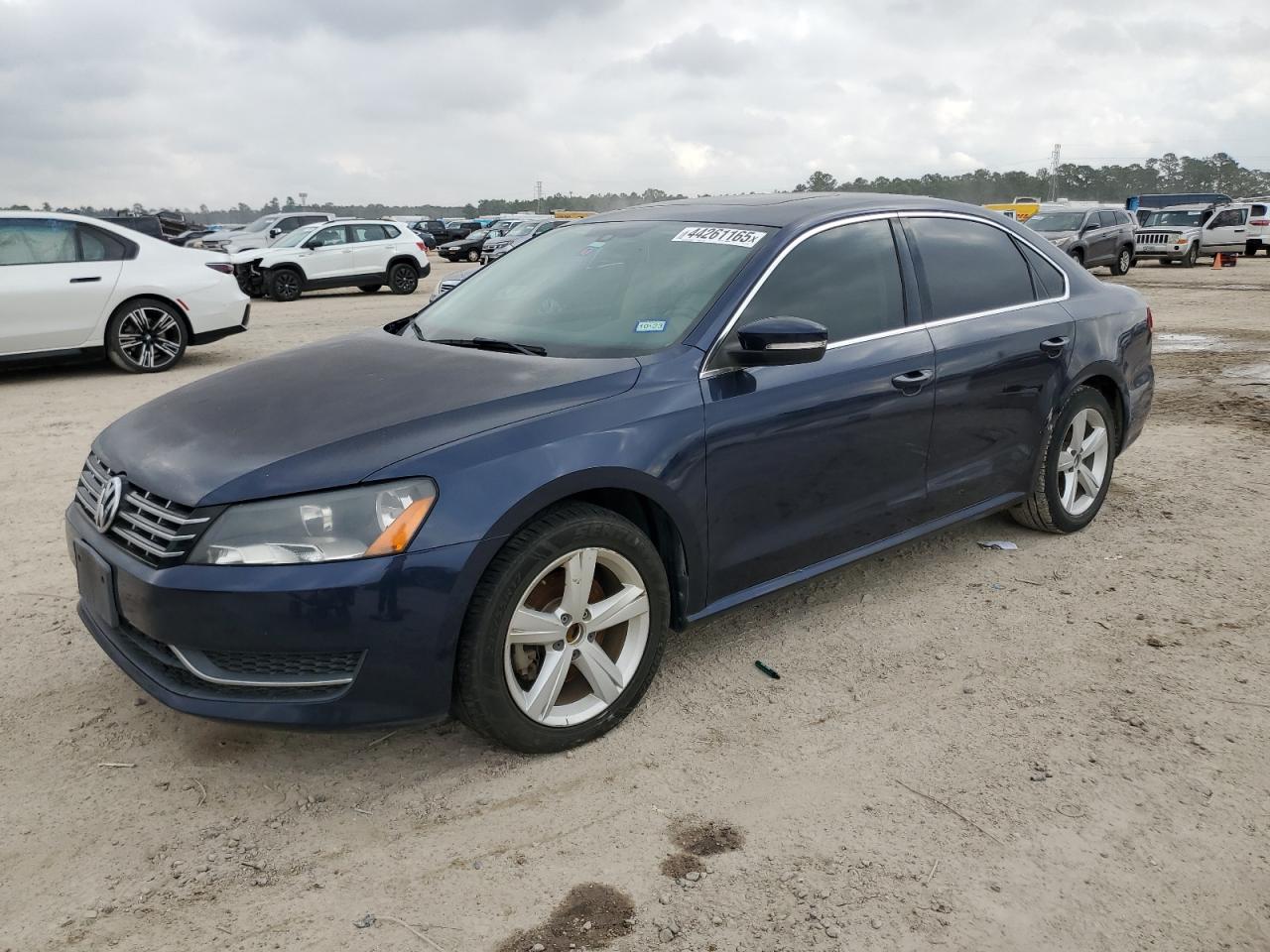 VOLKSWAGEN PASSAT SE 2013