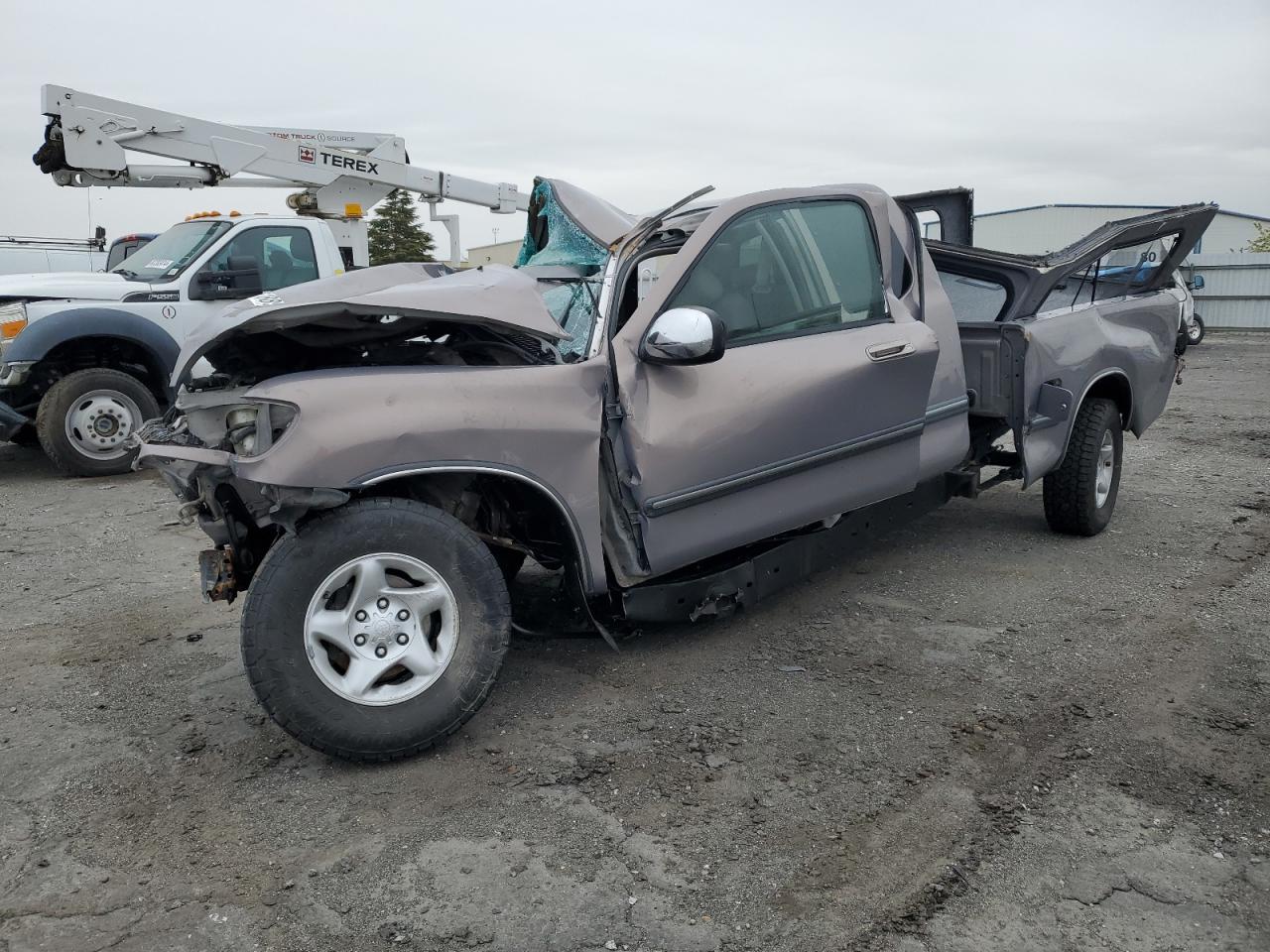 TOYOTA TUNDRA ACC 2002
