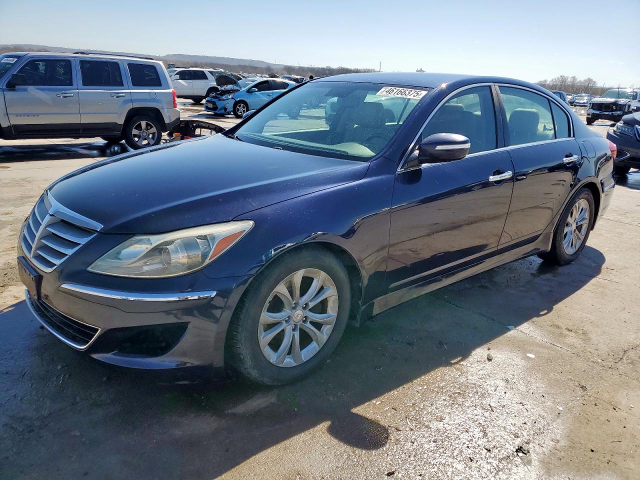 HYUNDAI GENESIS 3. 2012