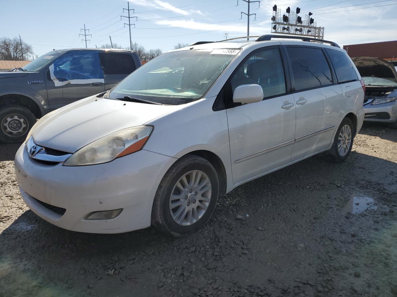 TOYOTA SIENNA XLE 2009