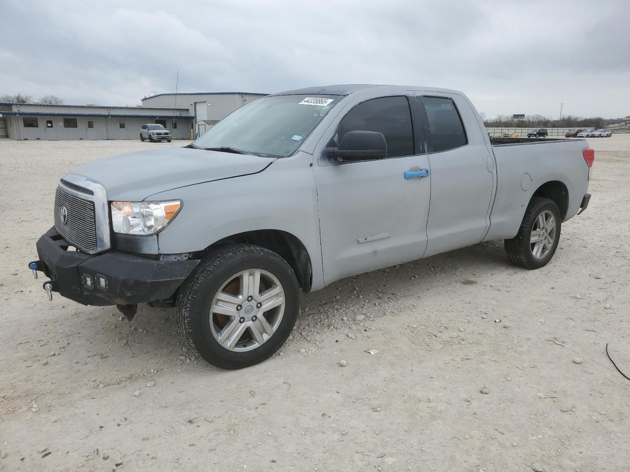TOYOTA TUNDRA DOU 2011