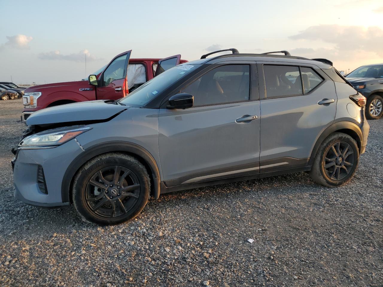 NISSAN KICKS SR 2023