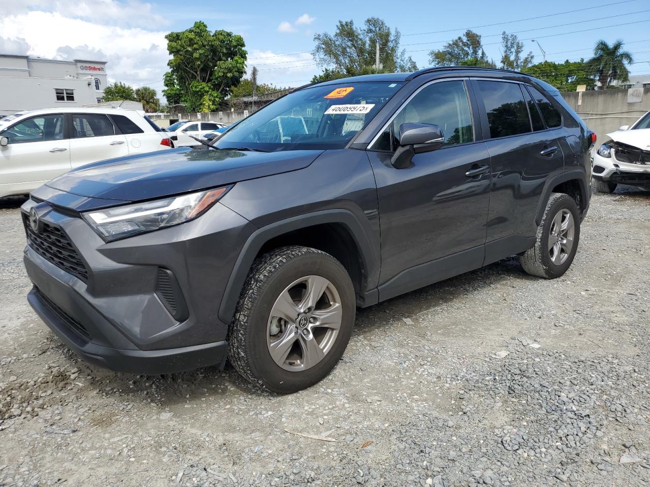 TOYOTA RAV4 XLE 2022