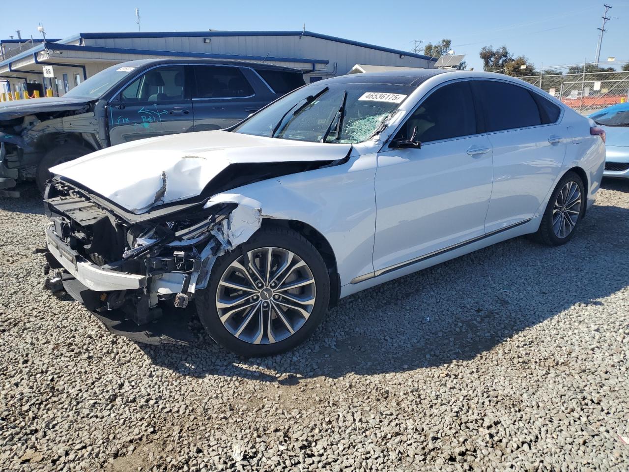 HYUNDAI GENESIS 3. 2015