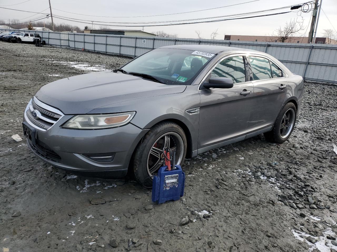 FORD TAURUS SEL 2011