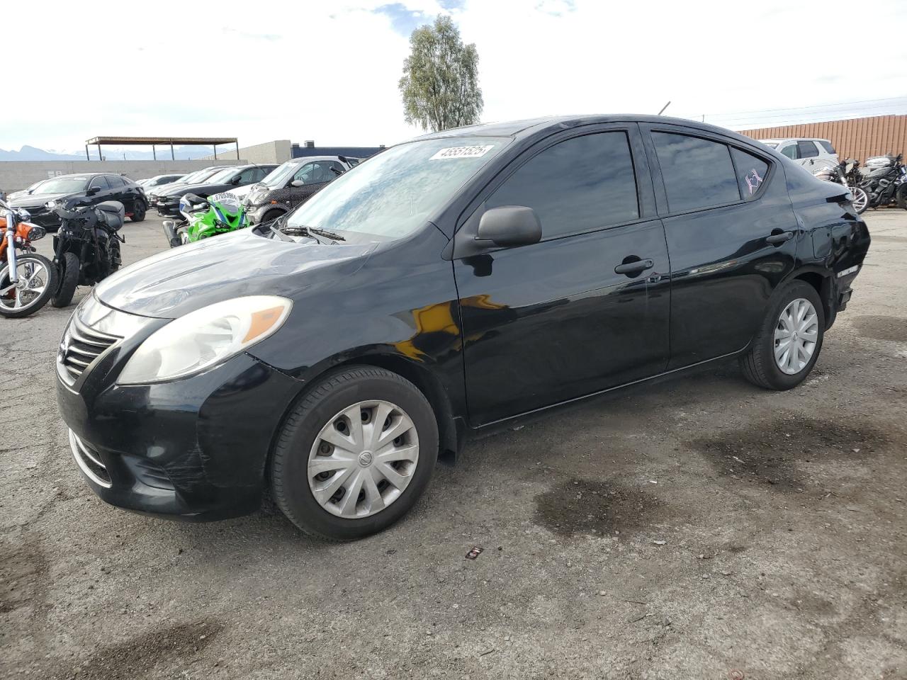 NISSAN VERSA S 2014