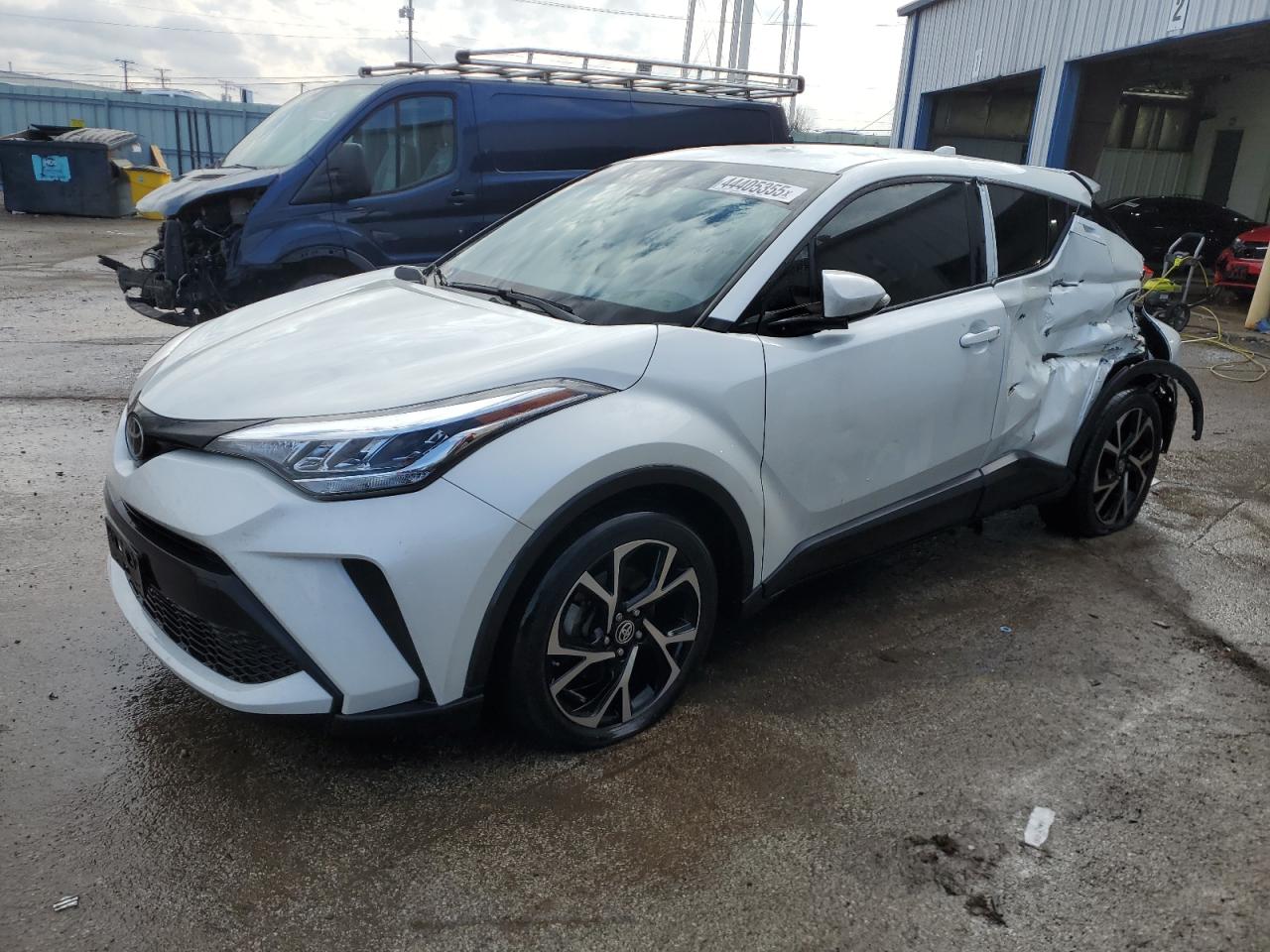 TOYOTA C-HR XLE 2021