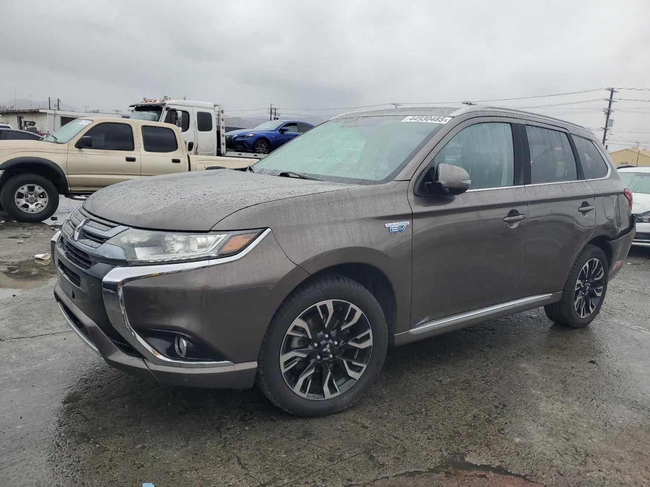 MITSUBISHI OUTLANDER 2018