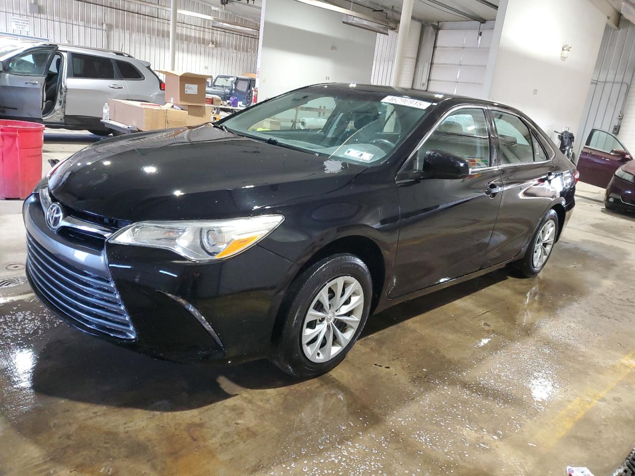 TOYOTA CAMRY LE 2017