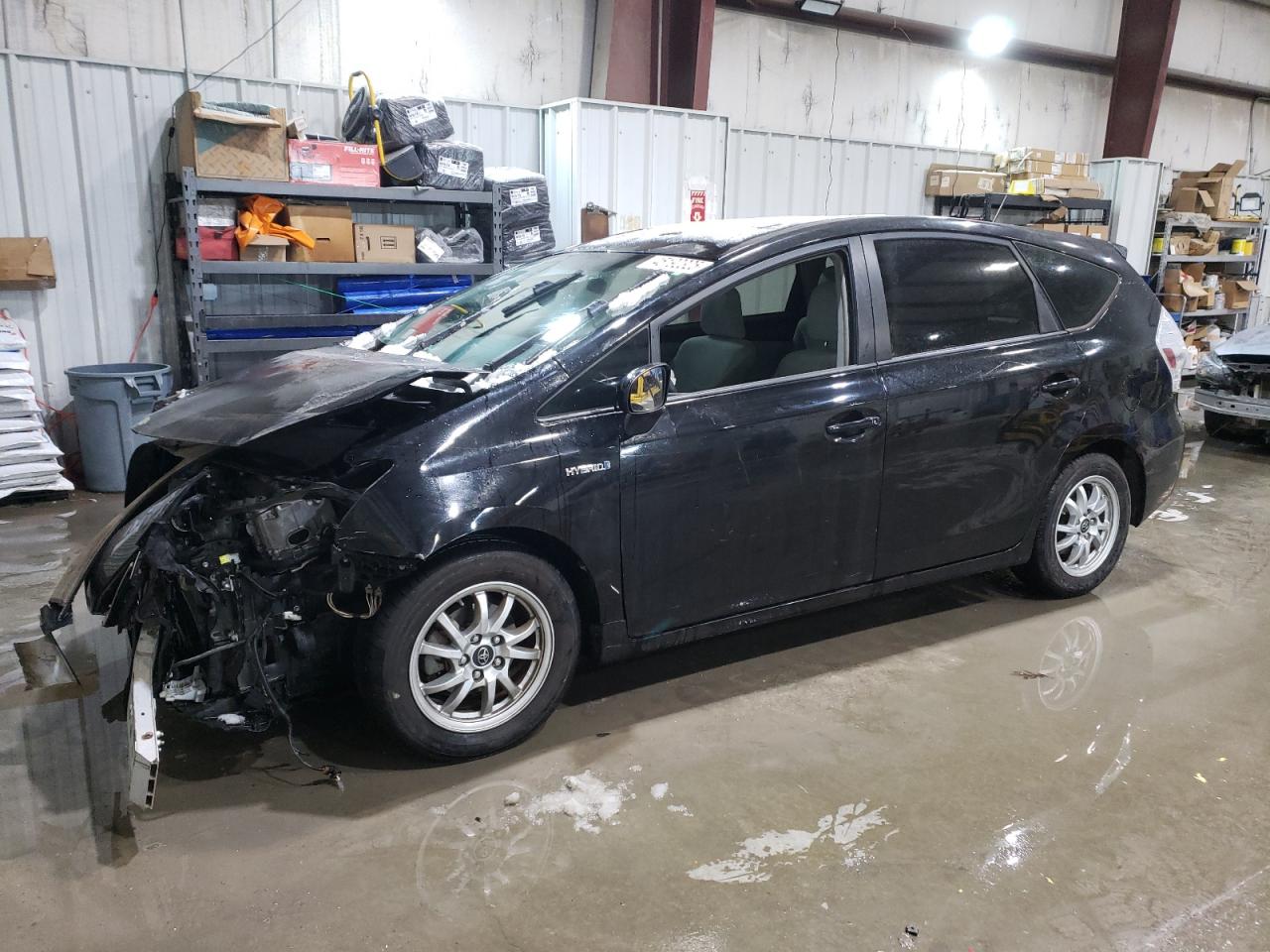 TOYOTA PRIUS V 2012