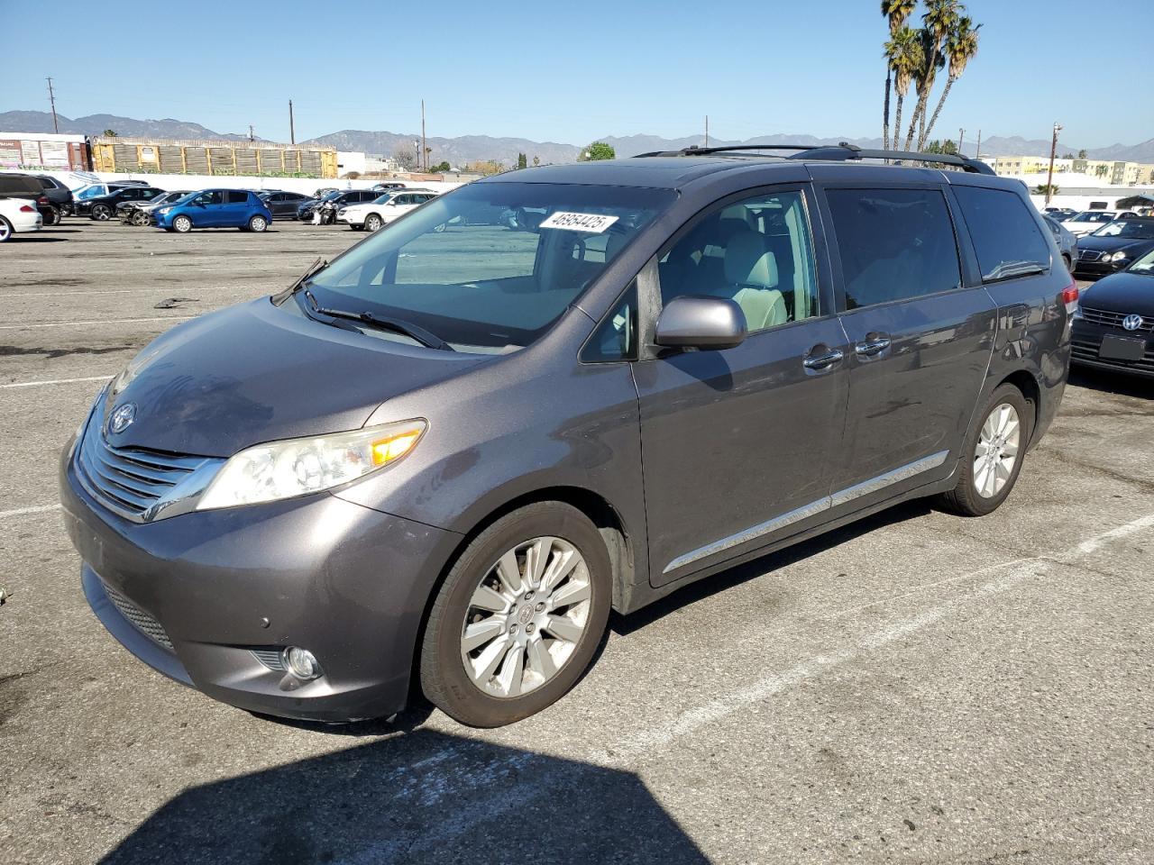 TOYOTA SIENNA XLE 2012