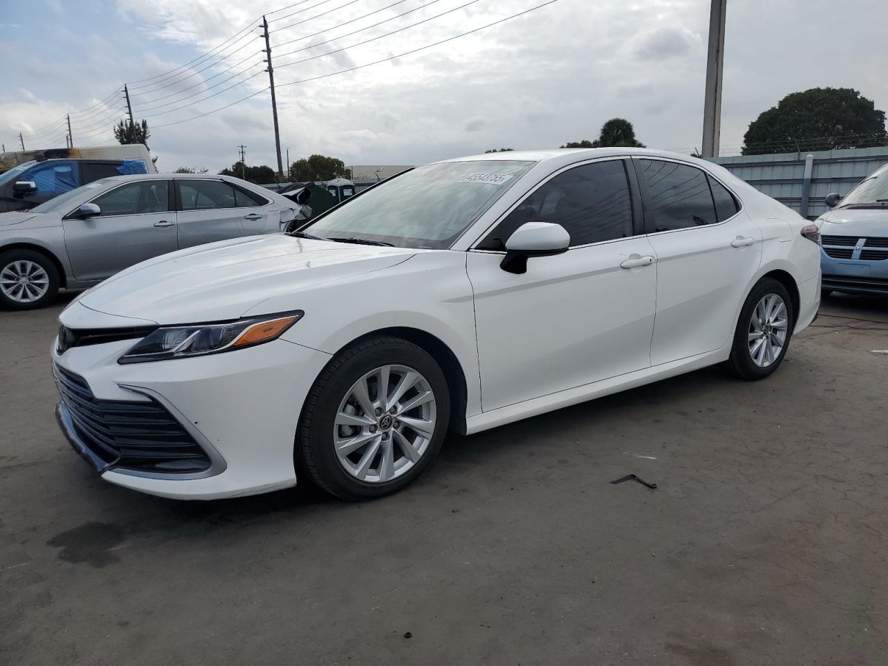 TOYOTA CAMRY LE 2021