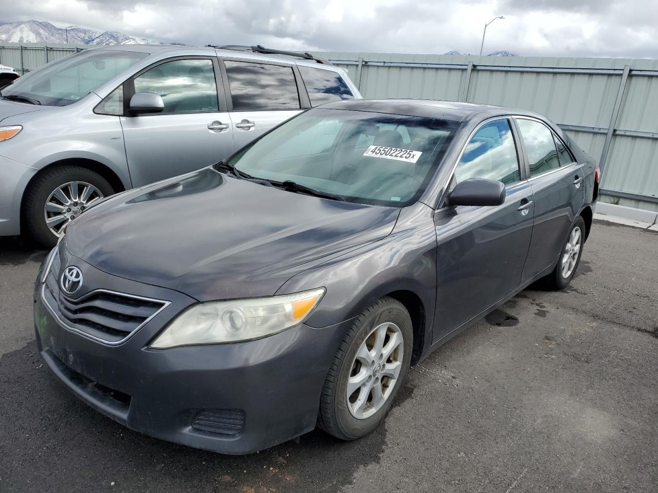 TOYOTA CAMRY BASE 2011