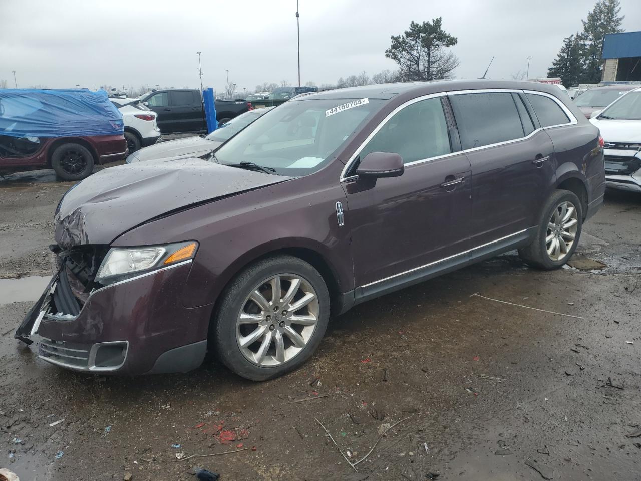 LINCOLN MKT 2011