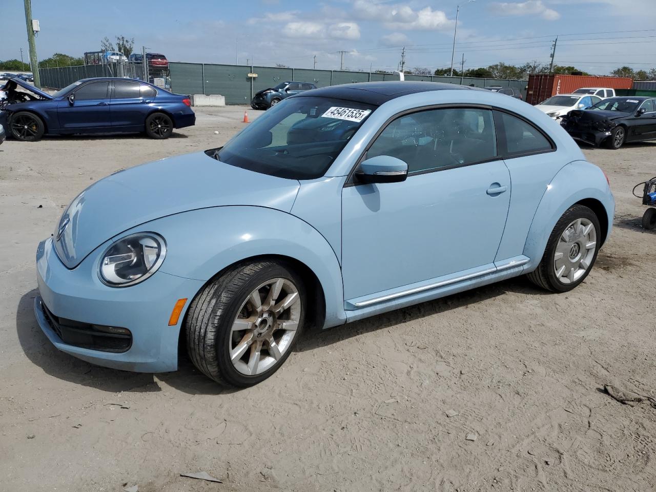 VOLKSWAGEN BEETLE 2013