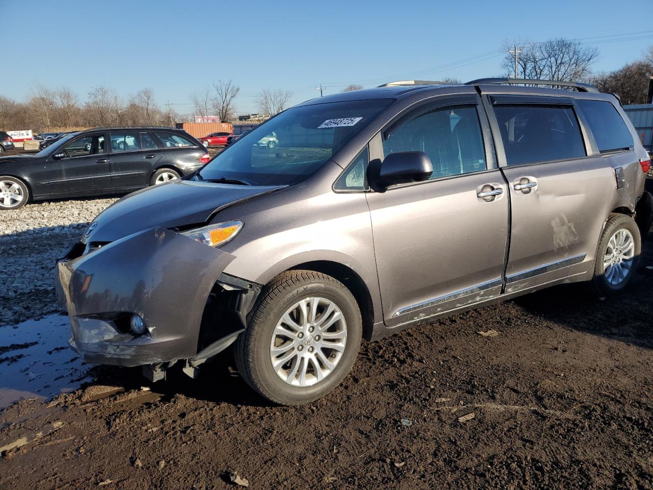 TOYOTA SIENNA XLE 2015