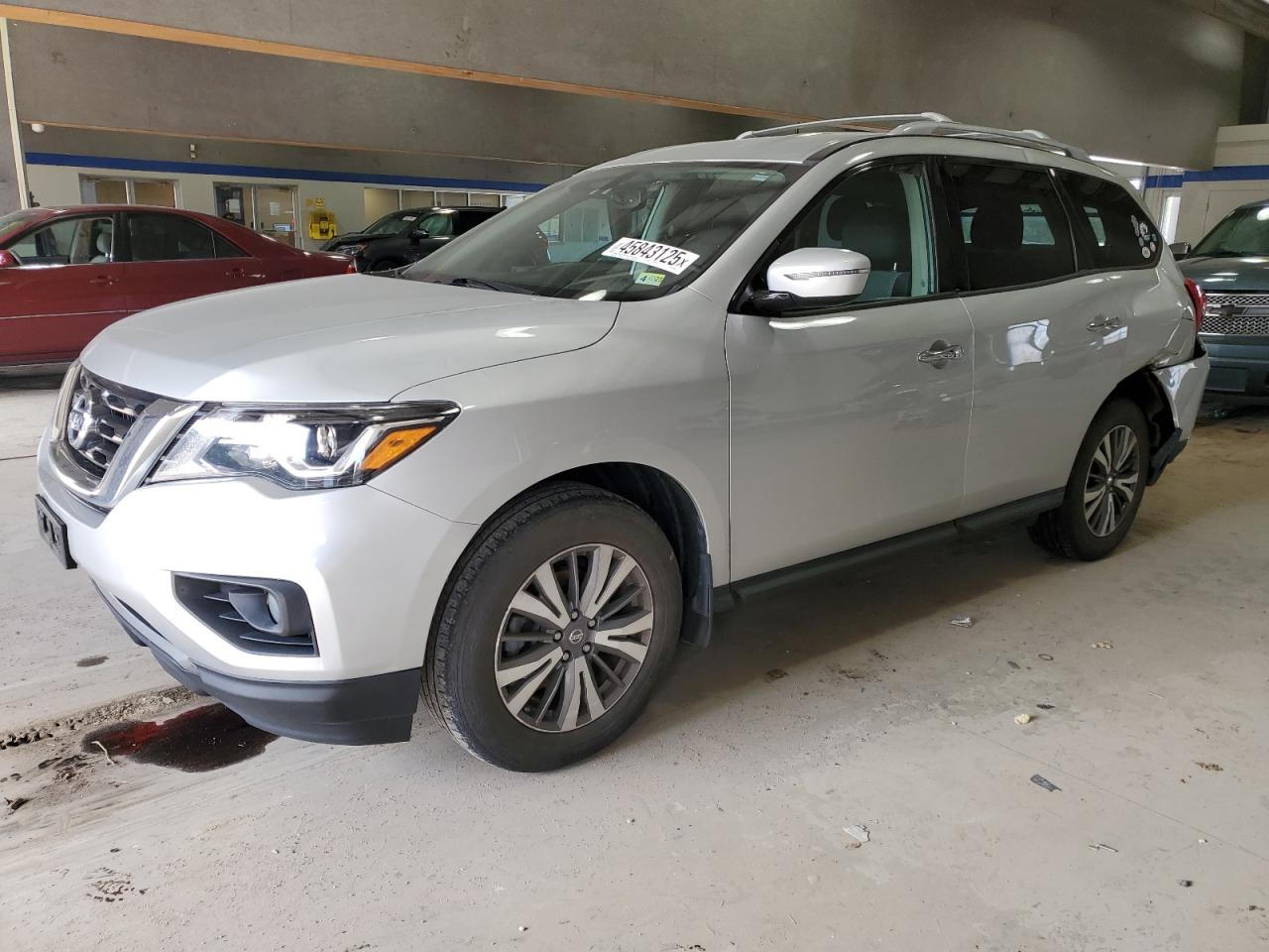 NISSAN PATHFINDER 2017