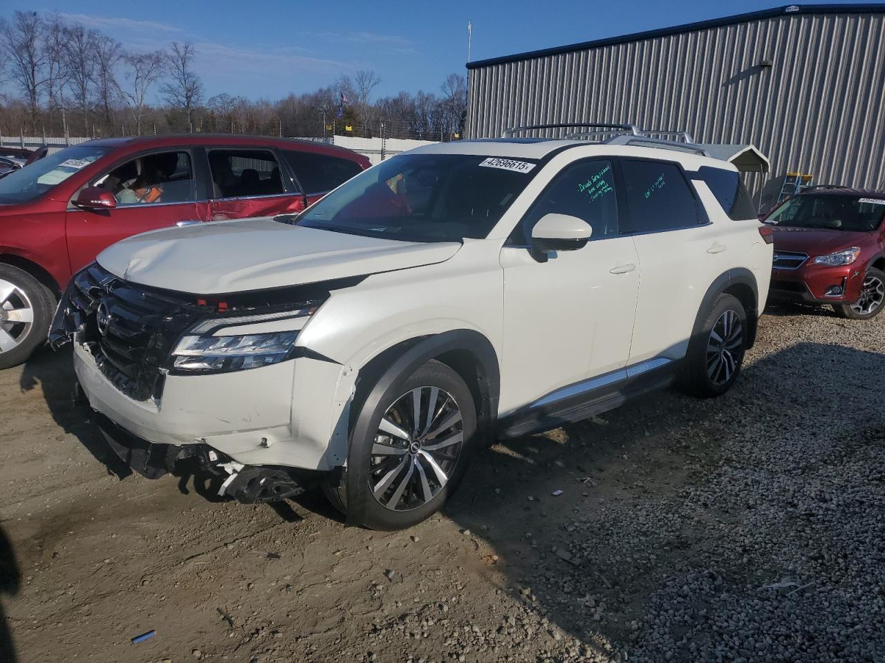 NISSAN PATHFINDER 2024