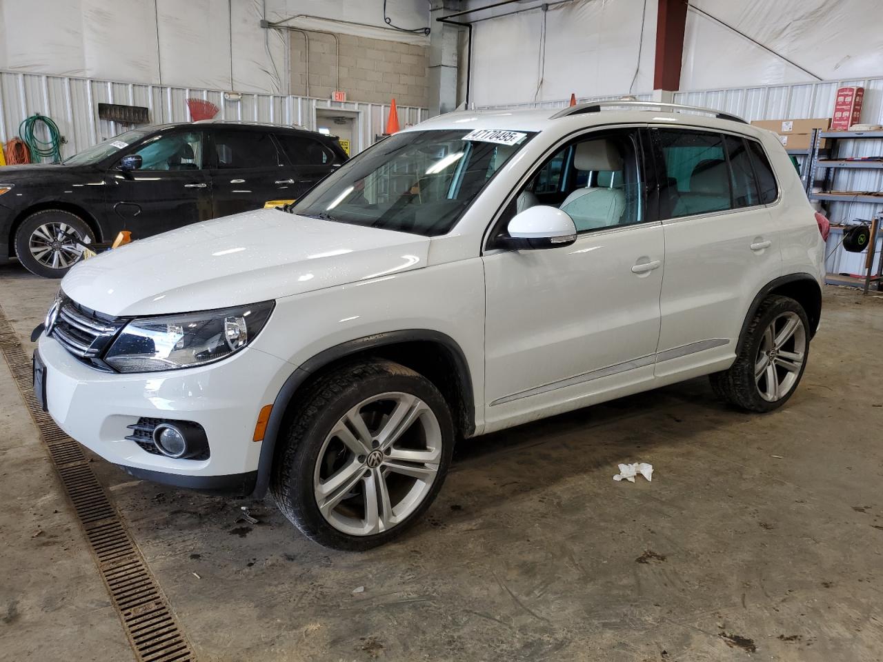VOLKSWAGEN TIGUAN 2016