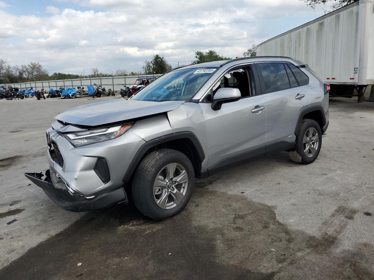 TOYOTA RAV4 LE 2025