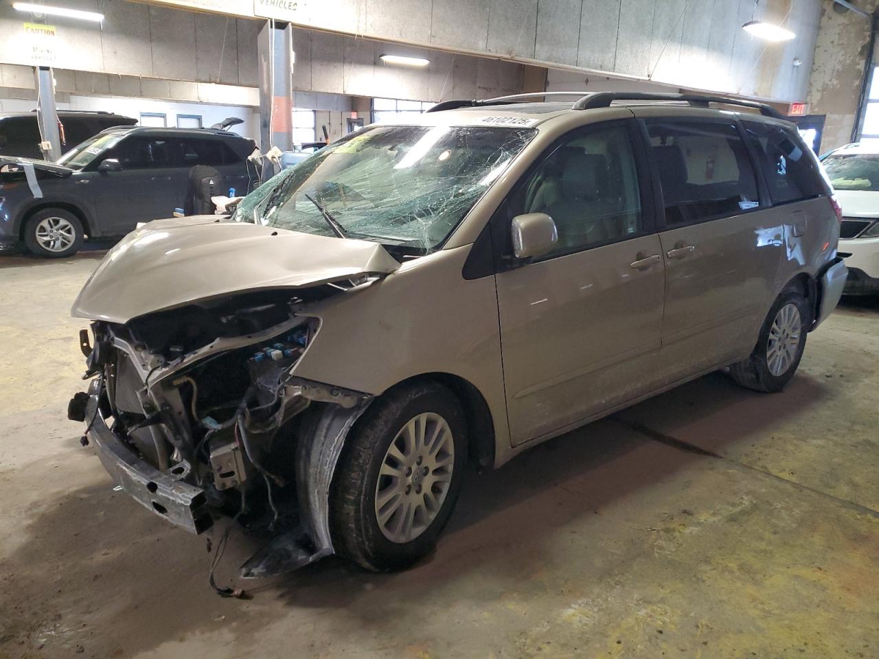 TOYOTA SIENNA XLE 2009