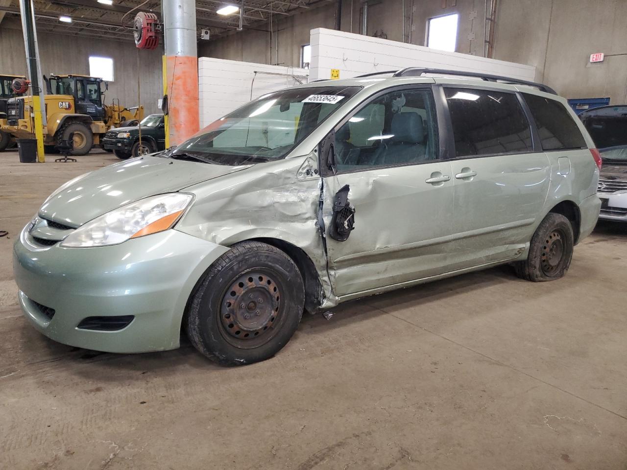 TOYOTA SIENNA CE 2010