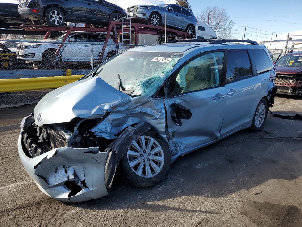 TOYOTA SIENNA XLE 2017