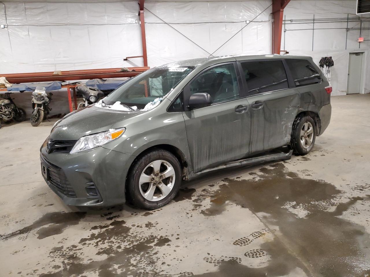TOYOTA SIENNA 2019