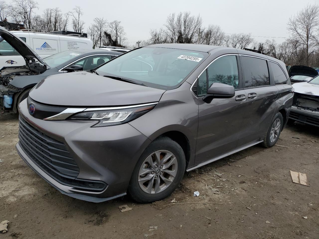 TOYOTA SIENNA LE 2023