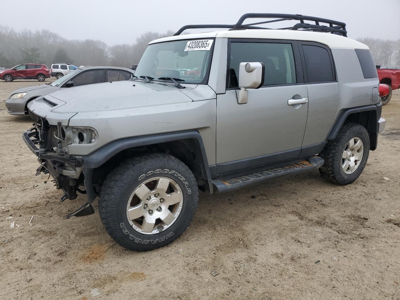 TOYOTA FJ CRUISER 2010