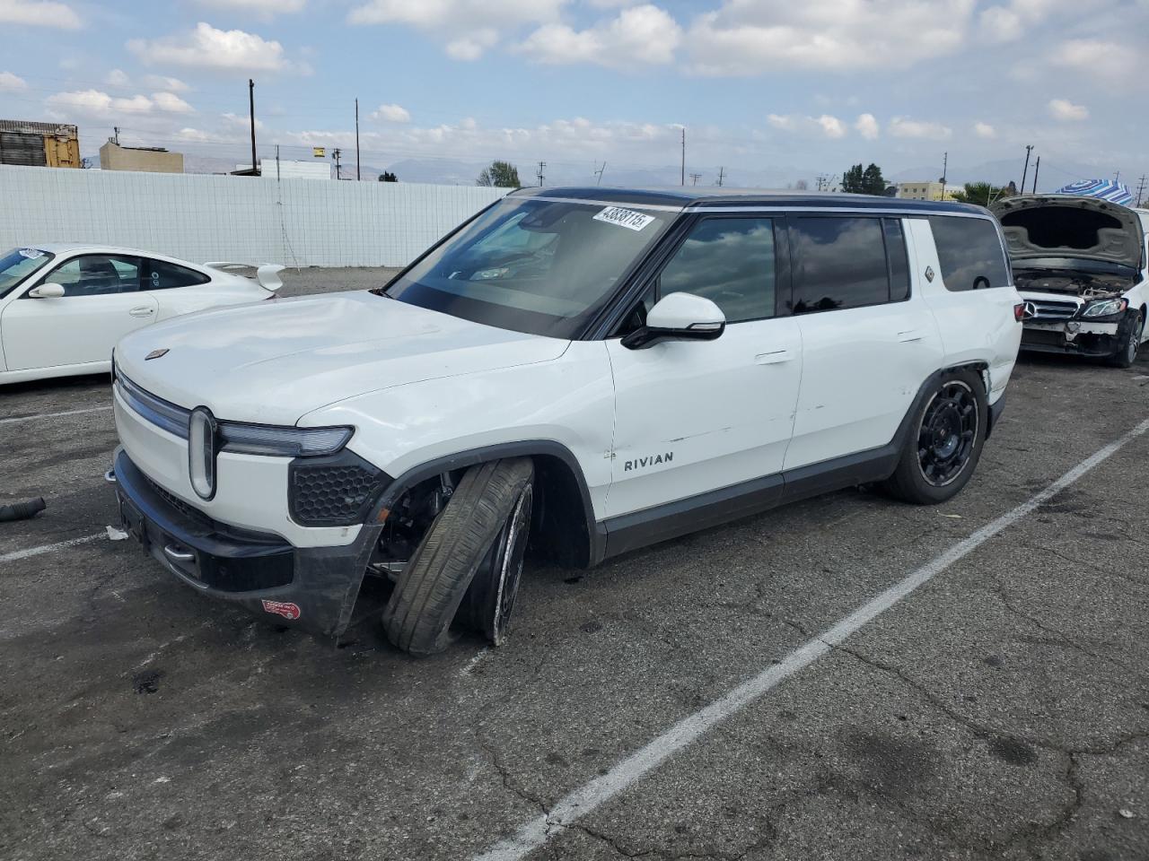 RIVIAN R1S ADVENT 2025