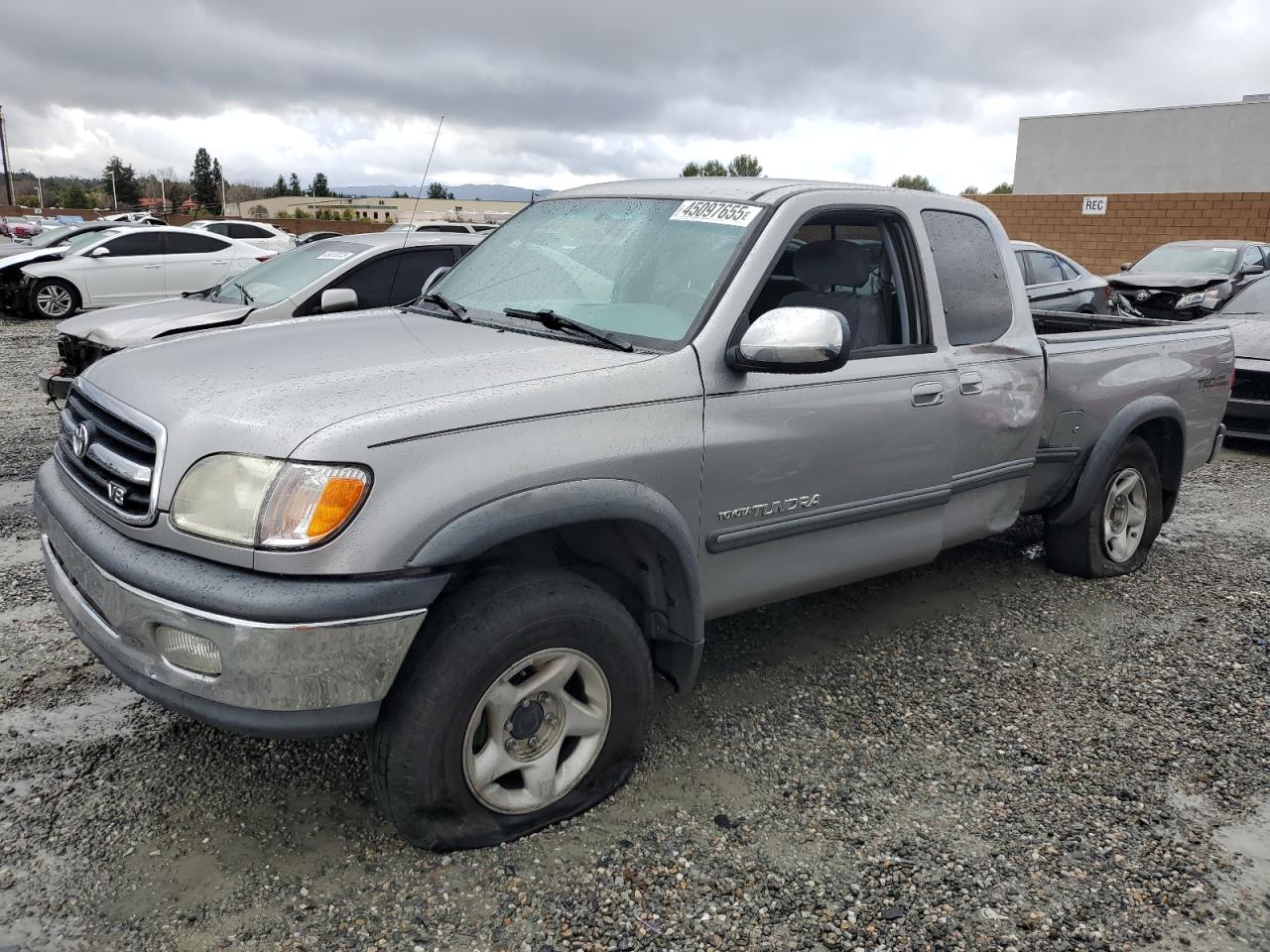 TOYOTA TUNDRA ACC 2001