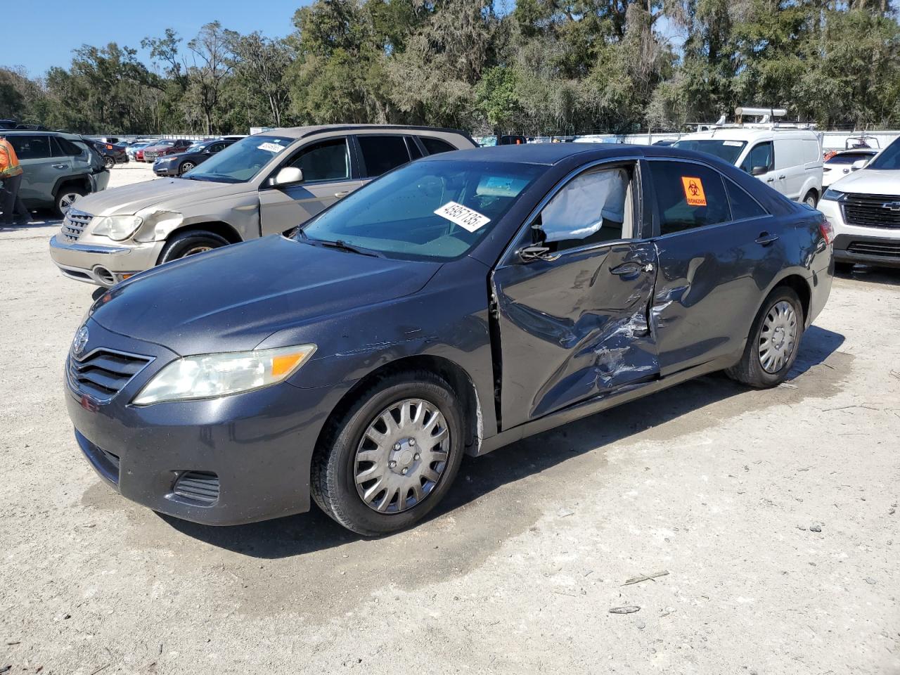 TOYOTA CAMRY BASE 2011