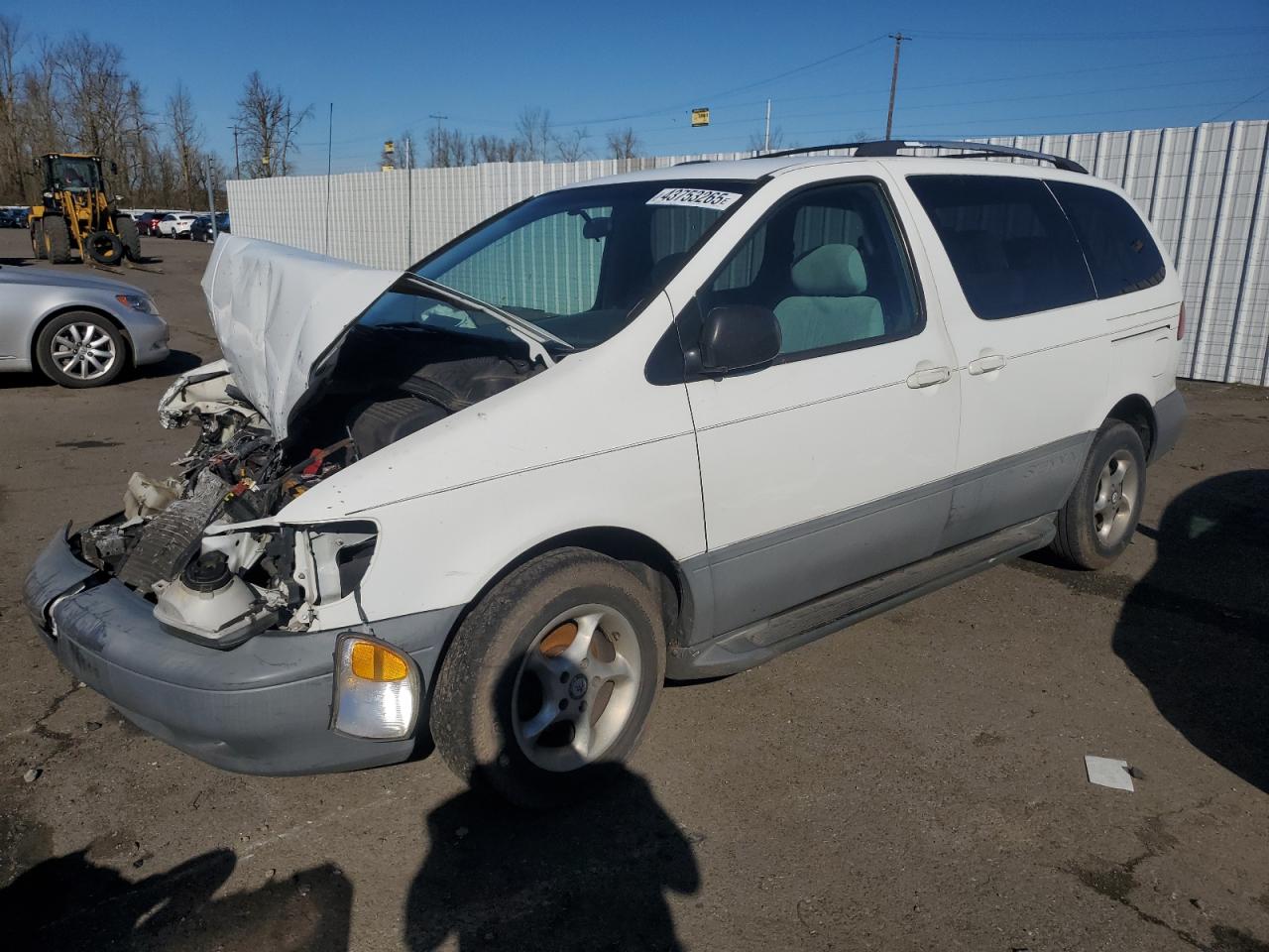 TOYOTA SIENNA LE 2000