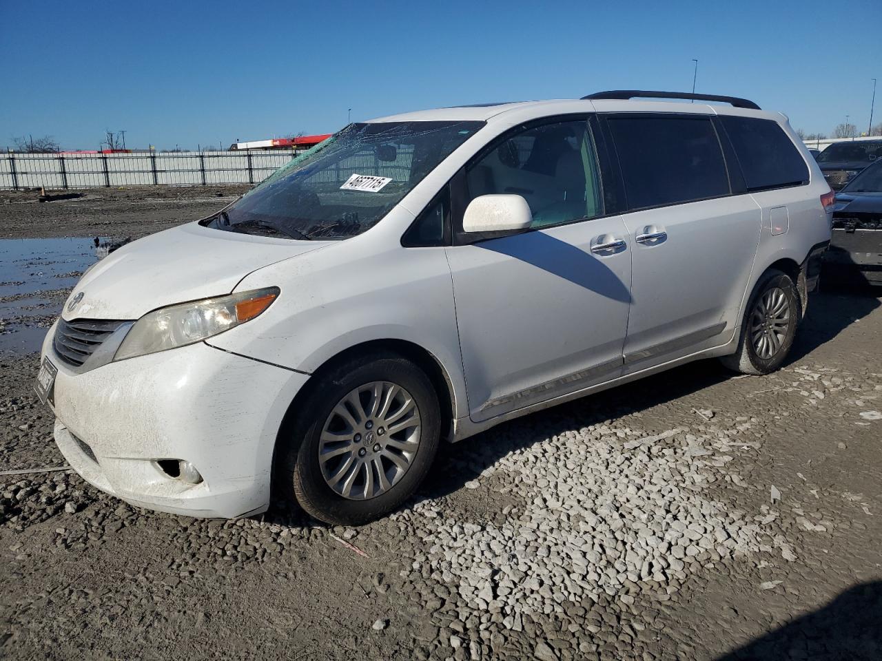 TOYOTA SIENNA XLE 2012
