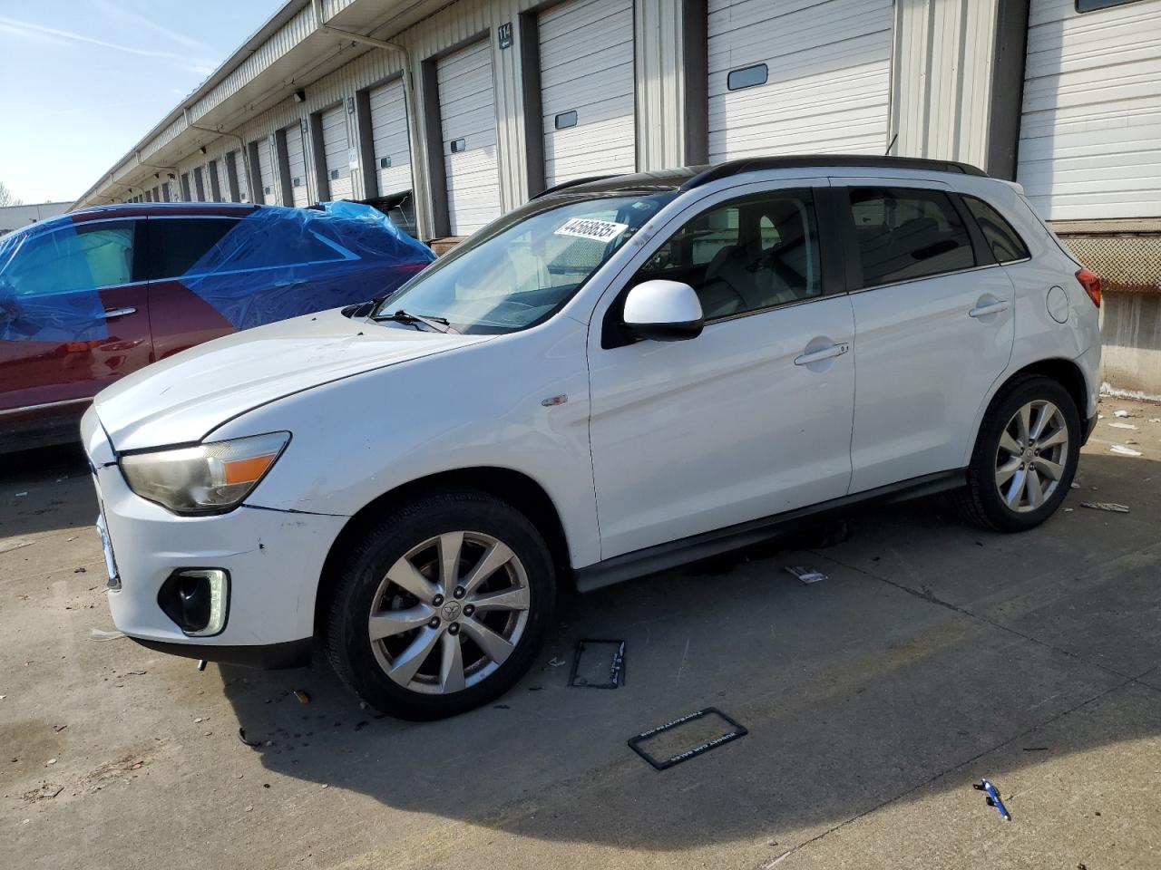 MITSUBISHI OUTLANDER 2015