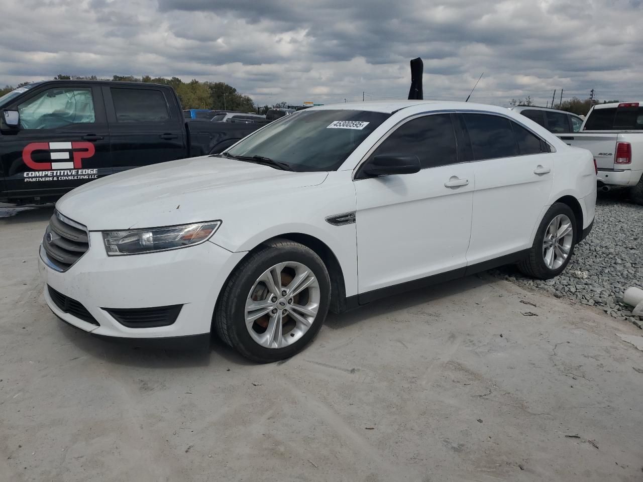 FORD TAURUS SE 2015